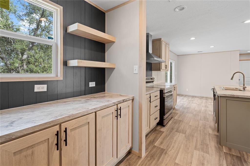 Activo con contrato: $219,900 (3 camas, 2 baños, 1456 Pies cuadrados)