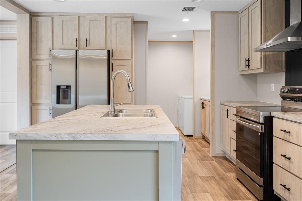 Activo con contrato: $219,900 (3 camas, 2 baños, 1456 Pies cuadrados)