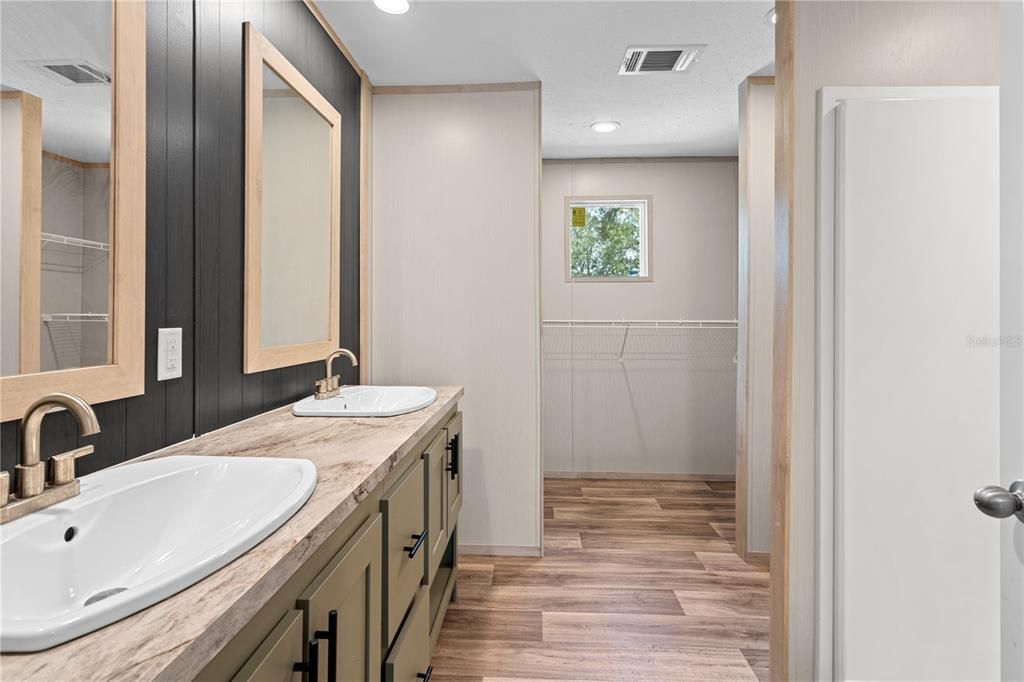 Activo con contrato: $219,900 (3 camas, 2 baños, 1456 Pies cuadrados)