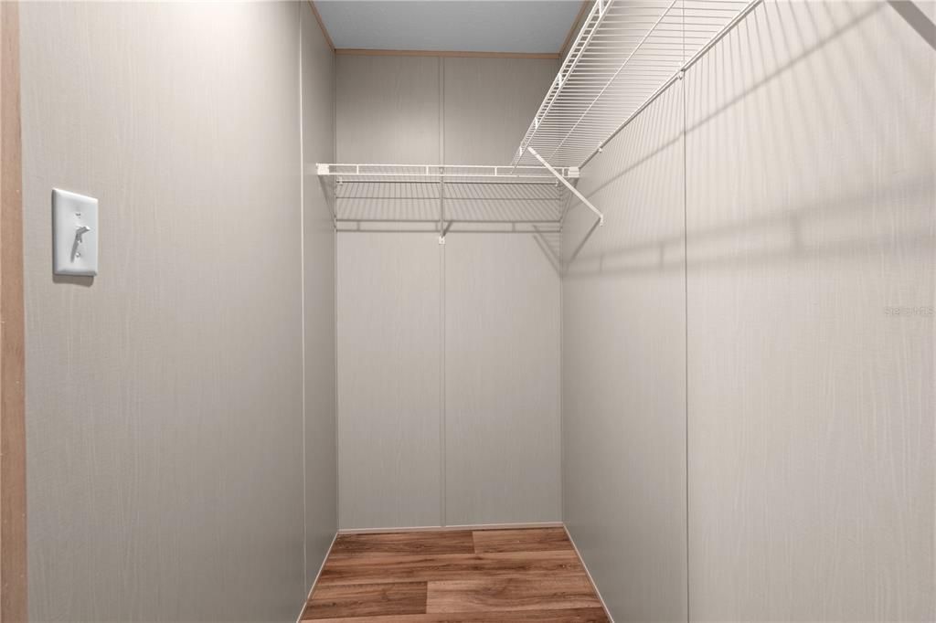 Activo con contrato: $219,900 (3 camas, 2 baños, 1456 Pies cuadrados)
