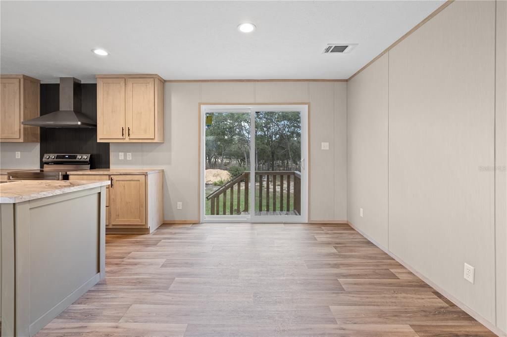 Activo con contrato: $219,900 (3 camas, 2 baños, 1456 Pies cuadrados)