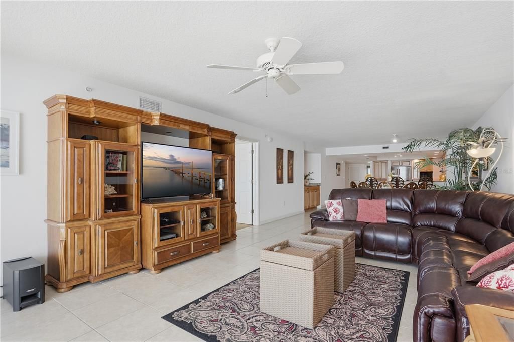 For Sale: $1,475,000 (3 beds, 3 baths, 2275 Square Feet)