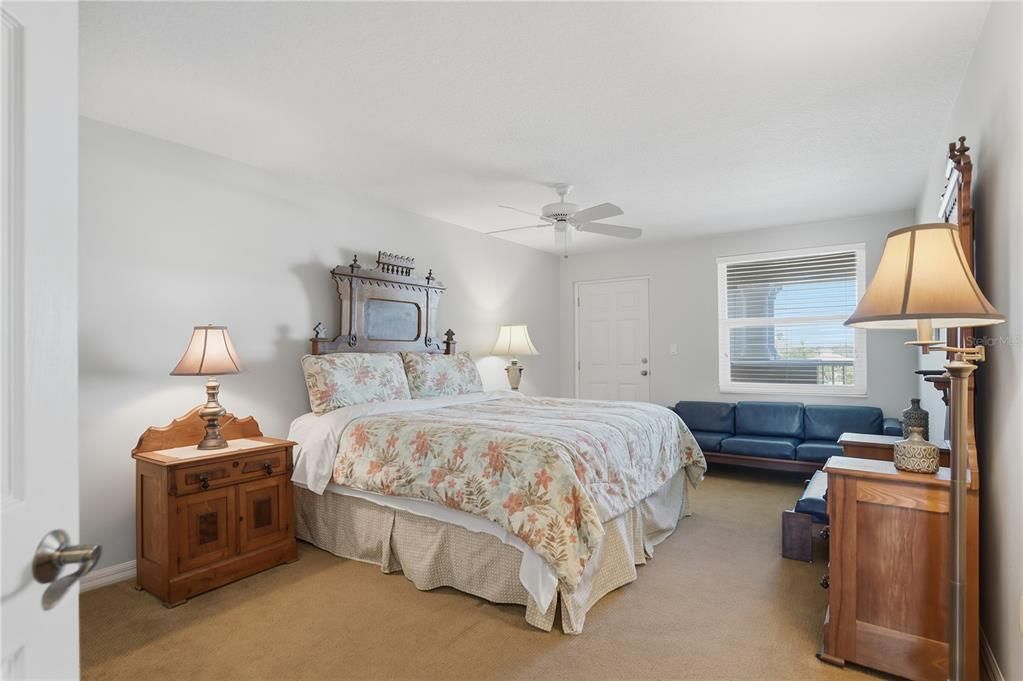 For Sale: $1,475,000 (3 beds, 3 baths, 2275 Square Feet)