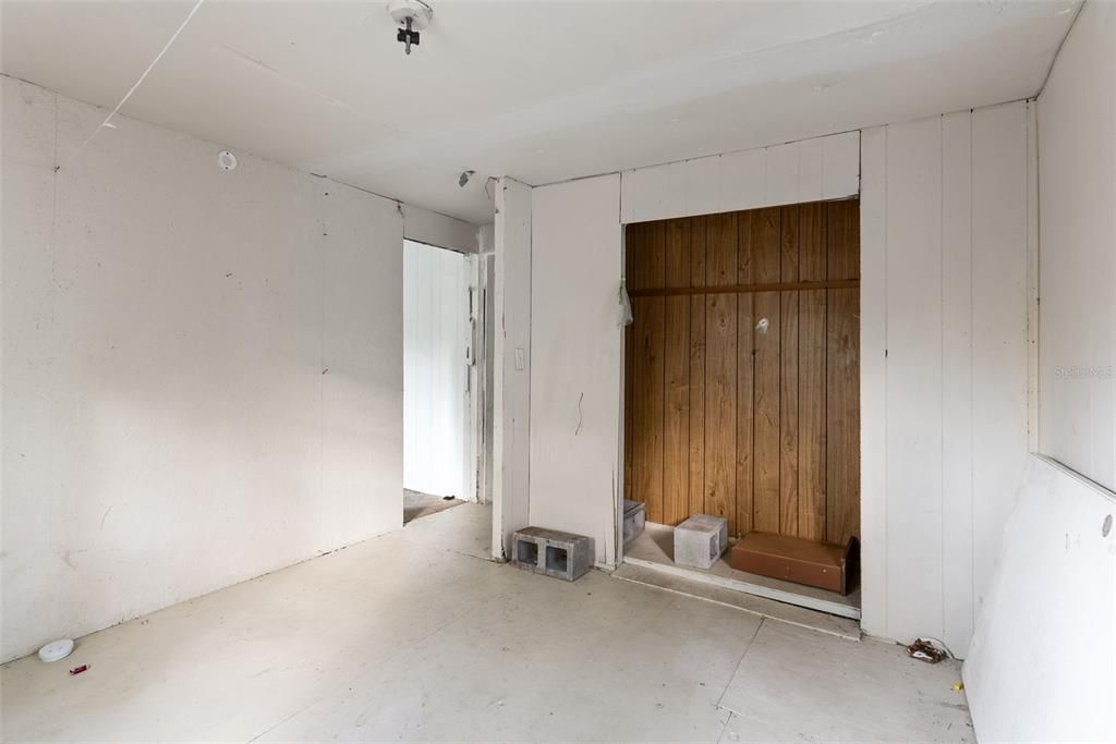 For Sale: $69,900 (3 beds, 2 baths, 1584 Square Feet)