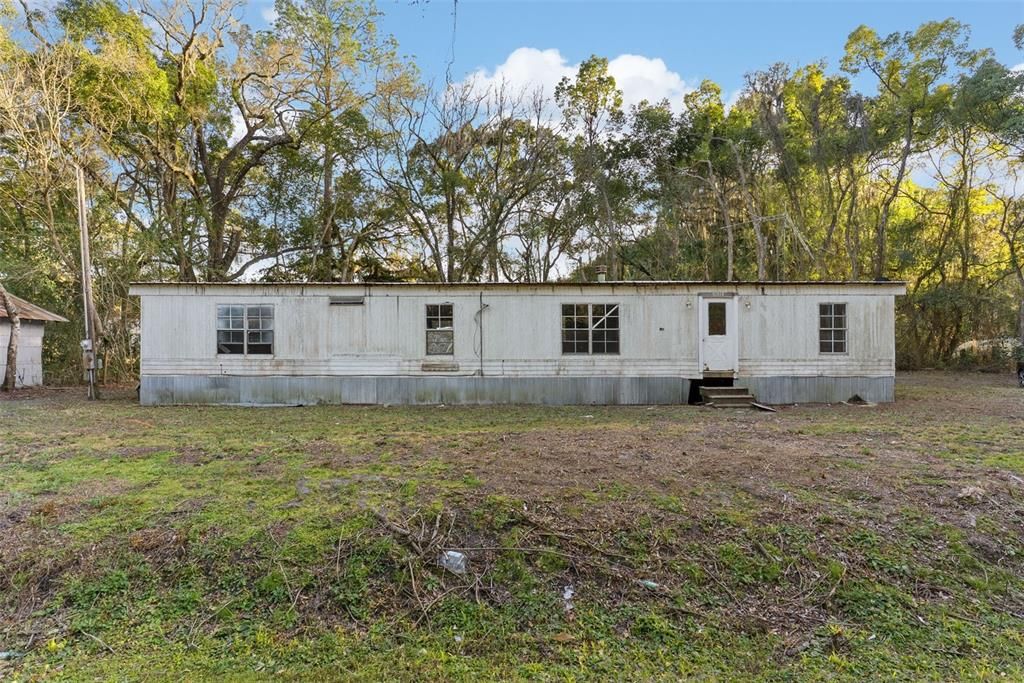 For Sale: $69,900 (3 beds, 2 baths, 1584 Square Feet)