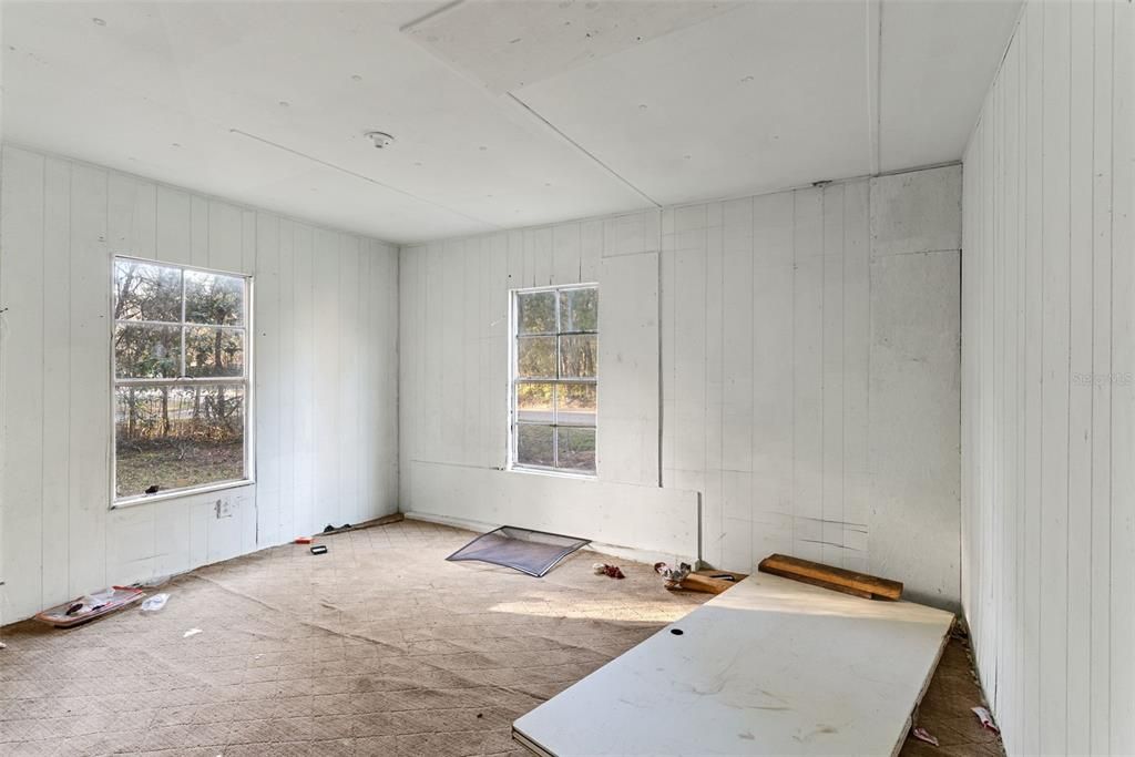 For Sale: $69,900 (3 beds, 2 baths, 1584 Square Feet)