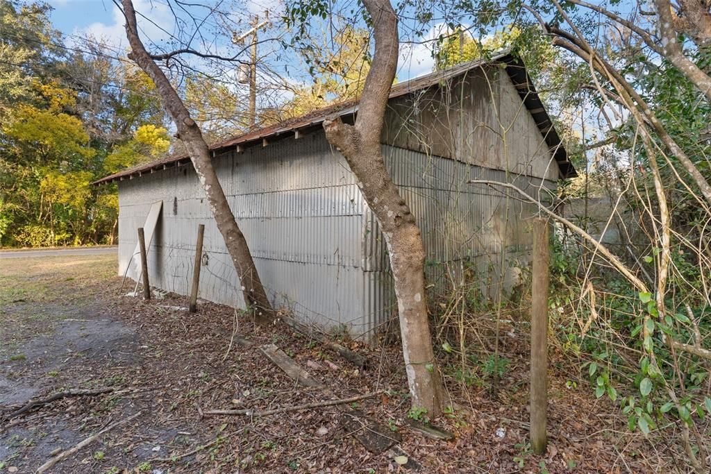 For Sale: $69,900 (3 beds, 2 baths, 1584 Square Feet)