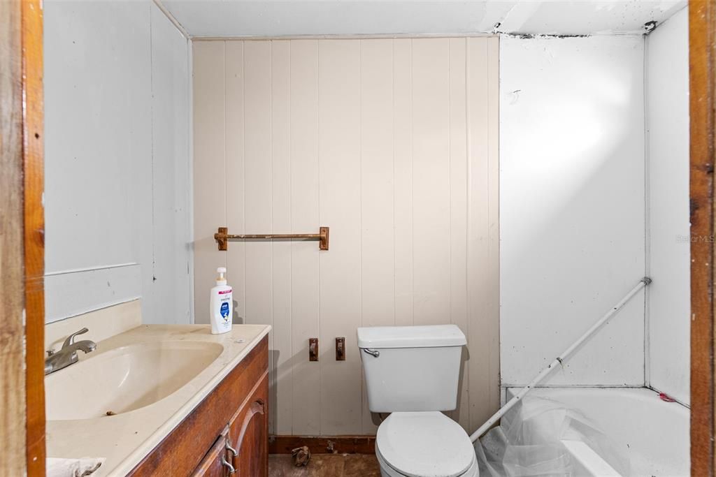 For Sale: $69,900 (3 beds, 2 baths, 1584 Square Feet)