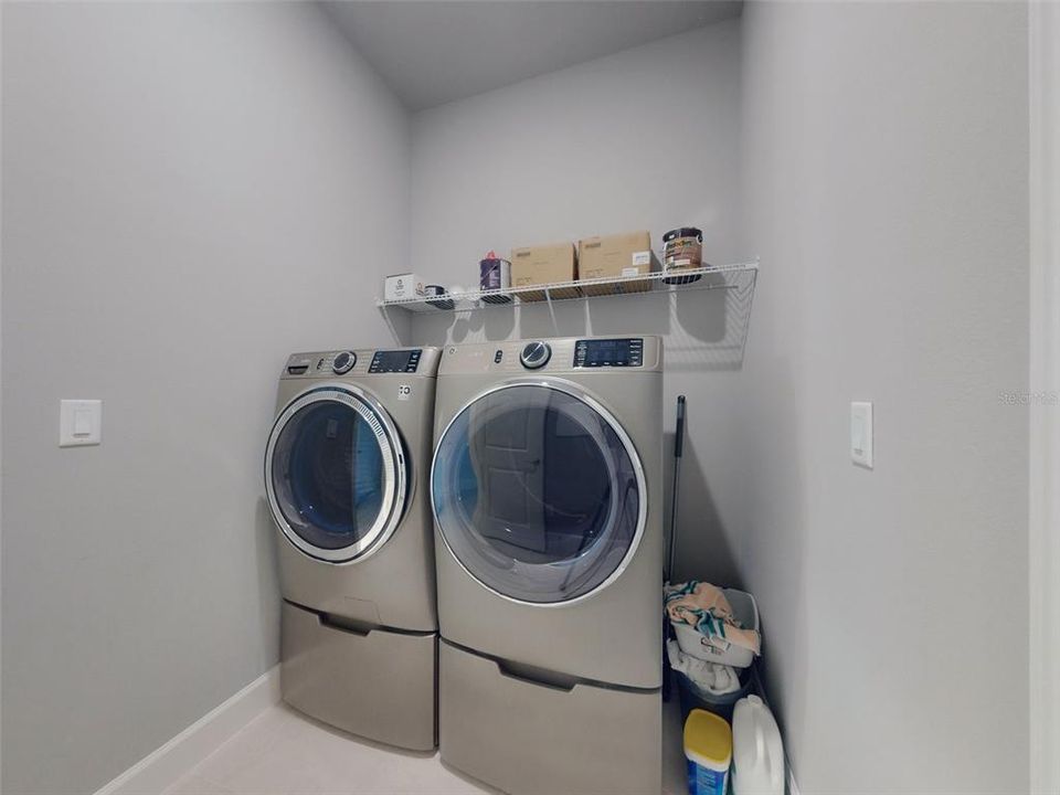 En Venta: $389,900 (3 camas, 3 baños, 2095 Pies cuadrados)