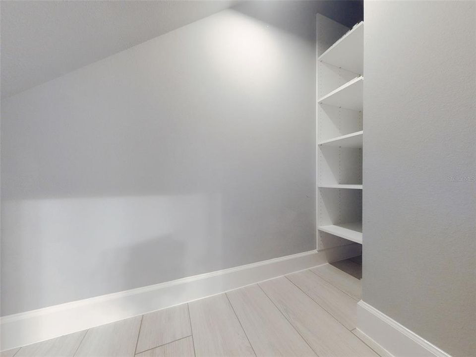 En Venta: $389,900 (3 camas, 3 baños, 2095 Pies cuadrados)