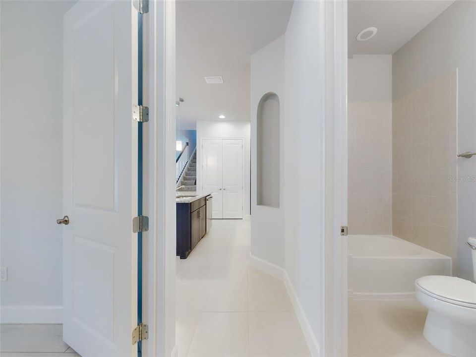 En Venta: $389,900 (3 camas, 3 baños, 2095 Pies cuadrados)