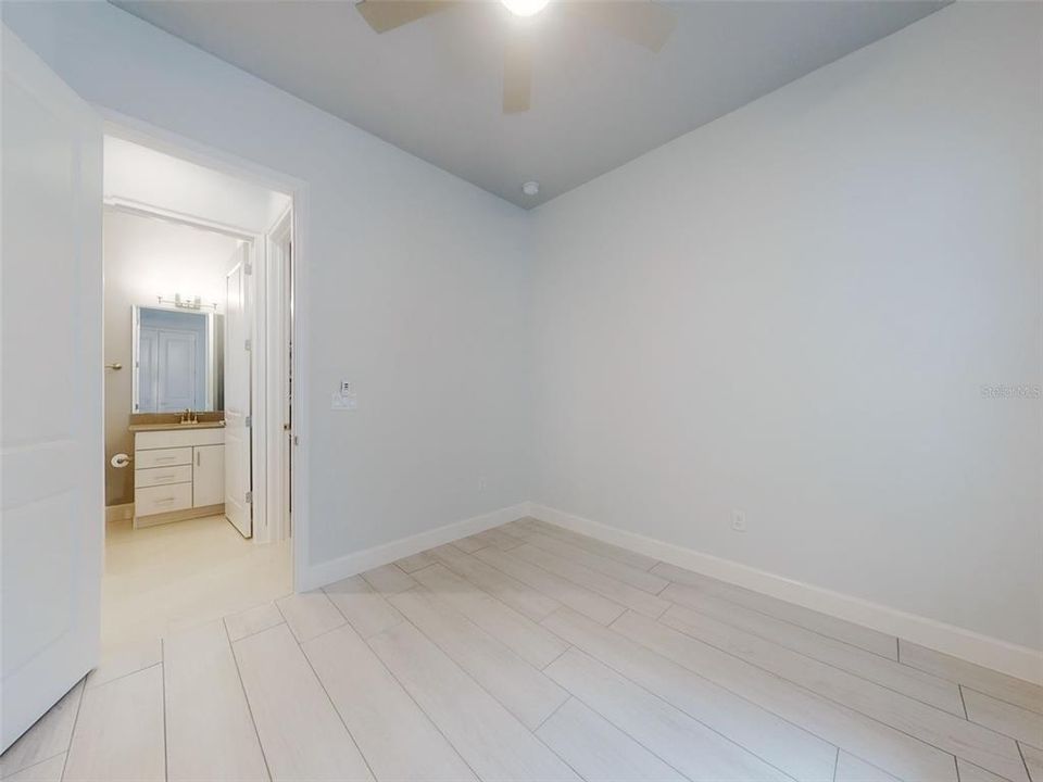 En Venta: $389,900 (3 camas, 3 baños, 2095 Pies cuadrados)