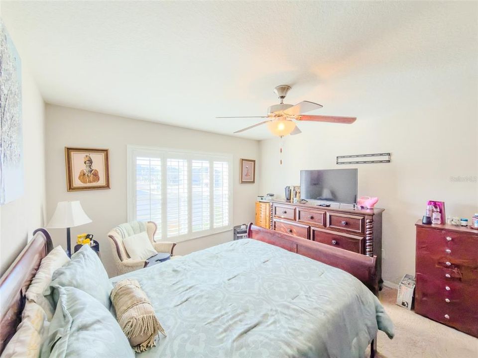 For Sale: $289,900 (4 beds, 2 baths, 1560 Square Feet)