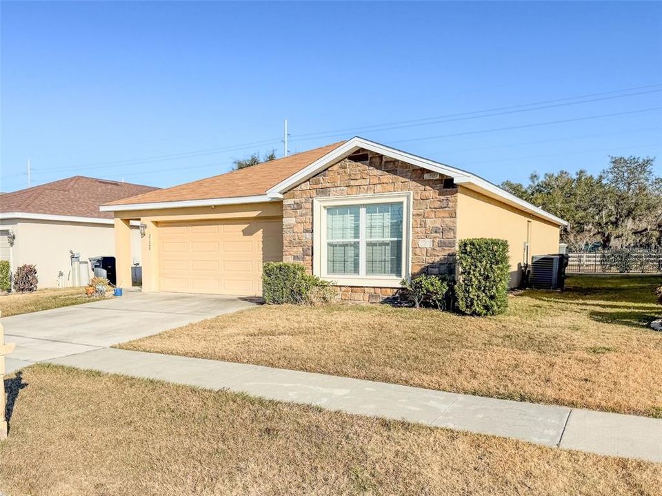 For Sale: $289,900 (4 beds, 2 baths, 1560 Square Feet)