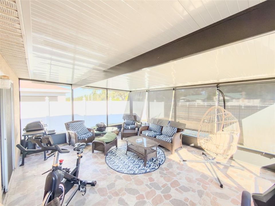 For Sale: $289,900 (4 beds, 2 baths, 1560 Square Feet)
