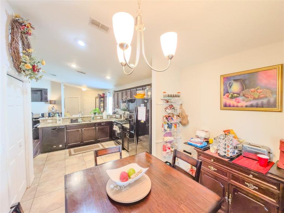 For Sale: $289,900 (4 beds, 2 baths, 1560 Square Feet)