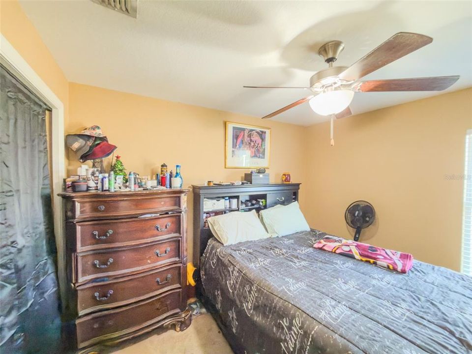For Sale: $289,900 (4 beds, 2 baths, 1560 Square Feet)