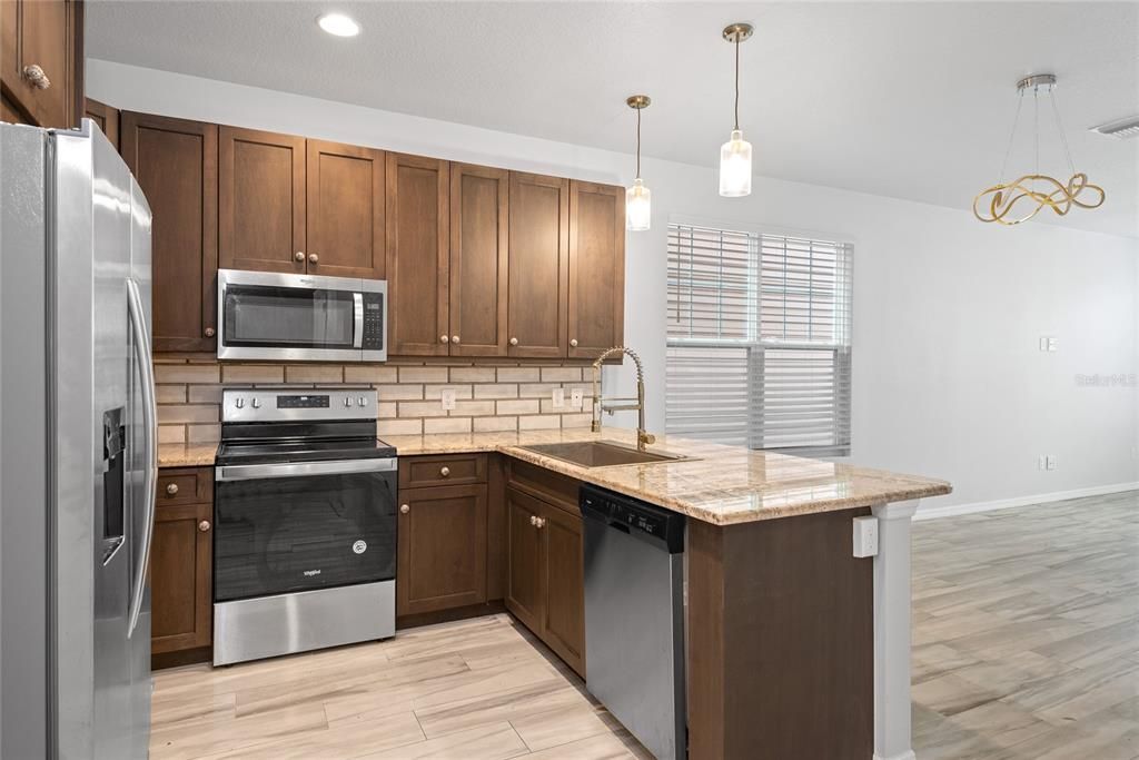 For Rent: $2,500 (3 beds, 2 baths, 1847 Square Feet)