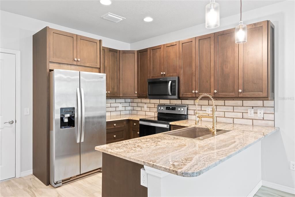 For Rent: $2,500 (3 beds, 2 baths, 1847 Square Feet)
