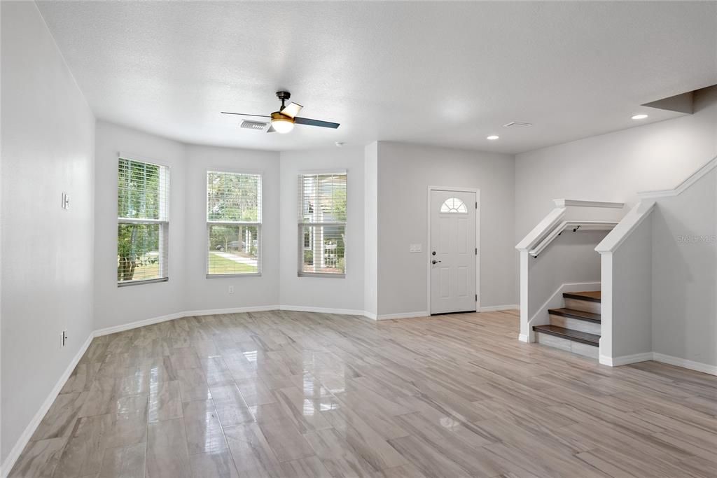 For Rent: $2,500 (3 beds, 2 baths, 1847 Square Feet)