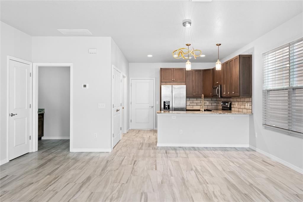 For Rent: $2,500 (3 beds, 2 baths, 1847 Square Feet)