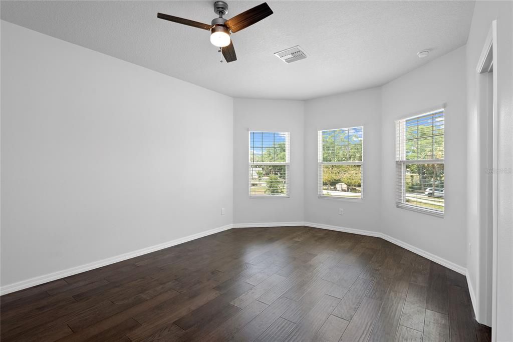 For Rent: $2,500 (3 beds, 2 baths, 1847 Square Feet)