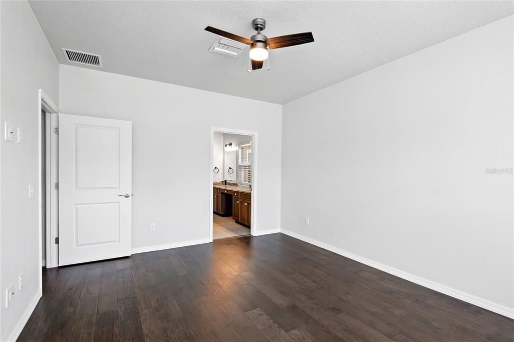 For Rent: $2,500 (3 beds, 2 baths, 1847 Square Feet)