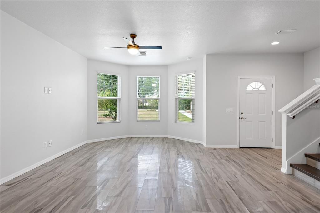 For Rent: $2,500 (3 beds, 2 baths, 1847 Square Feet)