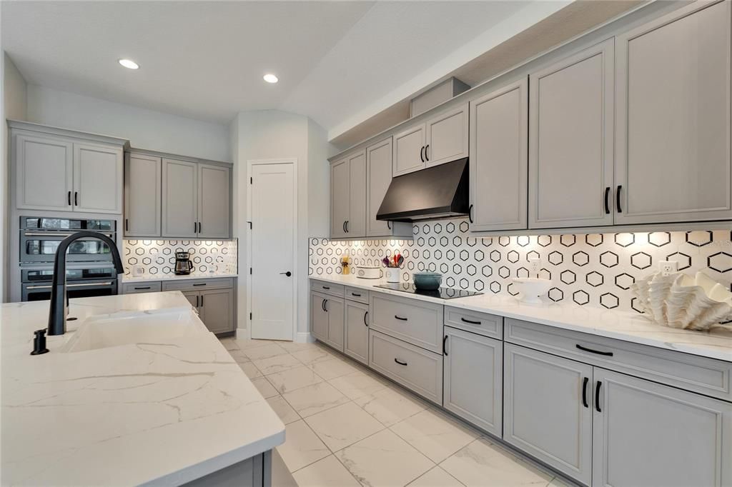 Active With Contract: $789,000 (3 beds, 3 baths, 2604 Square Feet)