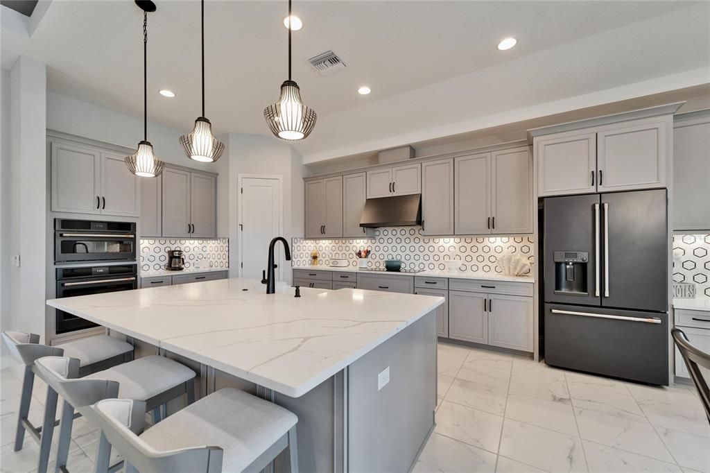 Active With Contract: $789,000 (3 beds, 3 baths, 2604 Square Feet)