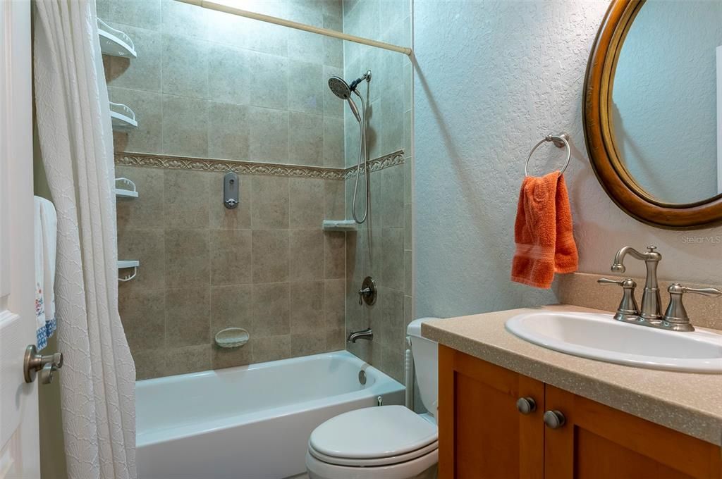 Active With Contract: $3,999 (3 beds, 3 baths, 2510 Square Feet)