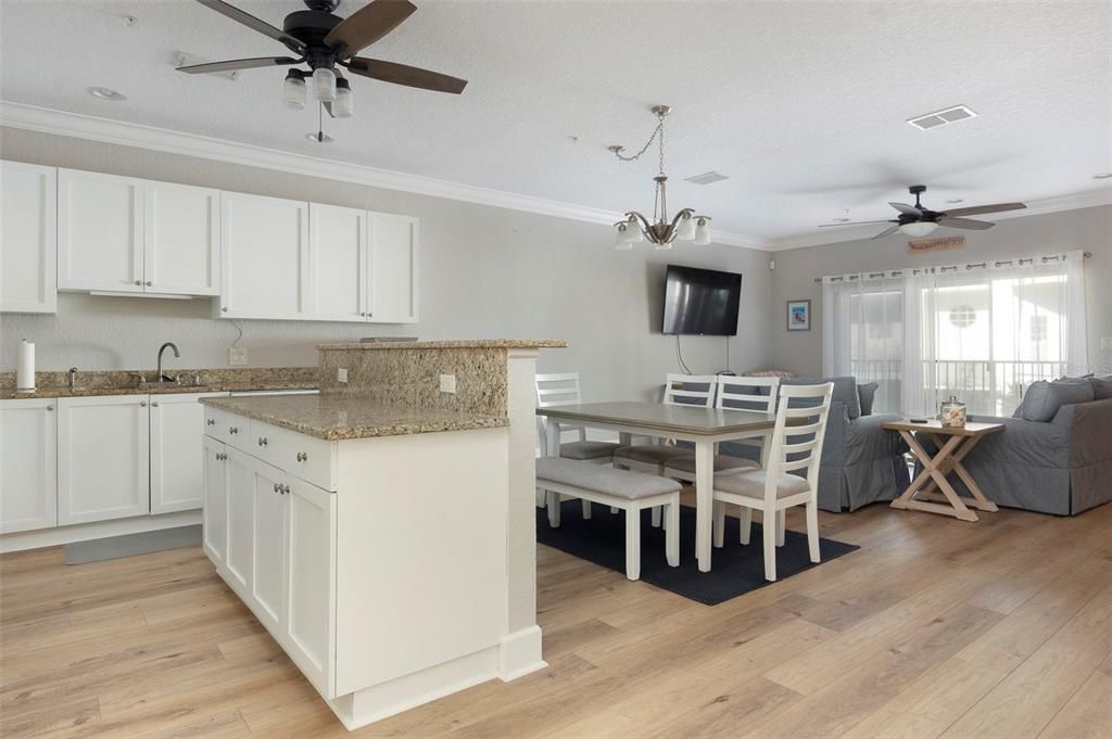 Active With Contract: $3,999 (3 beds, 3 baths, 2510 Square Feet)