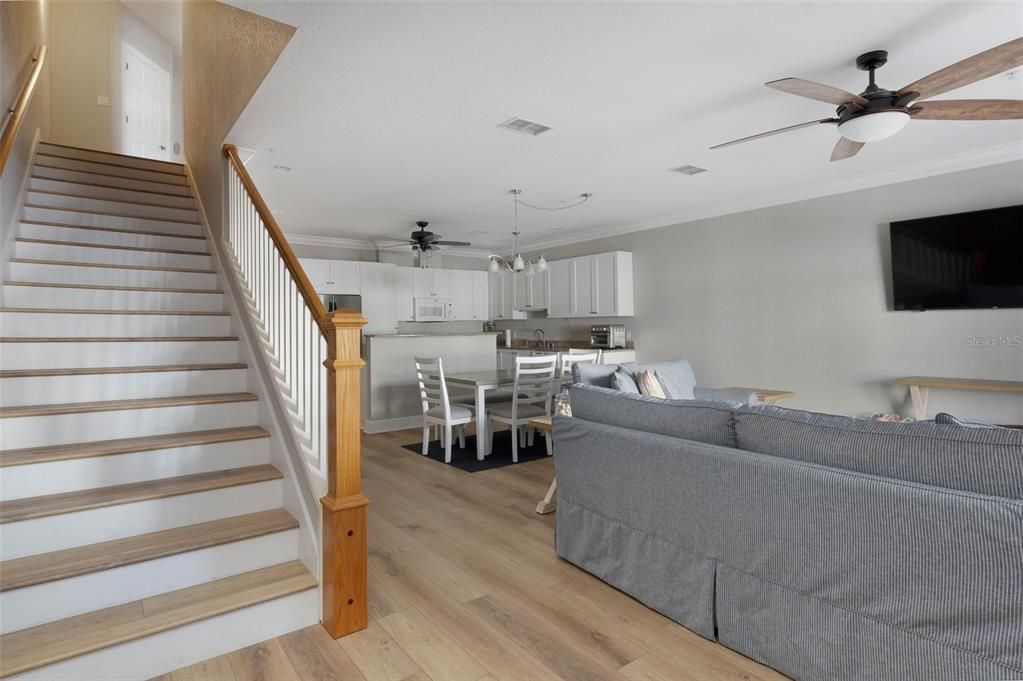 Active With Contract: $3,999 (3 beds, 3 baths, 2510 Square Feet)