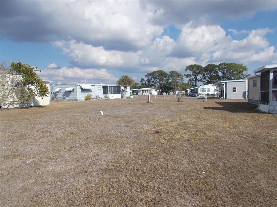待售: $7,800 (0.11 acres)