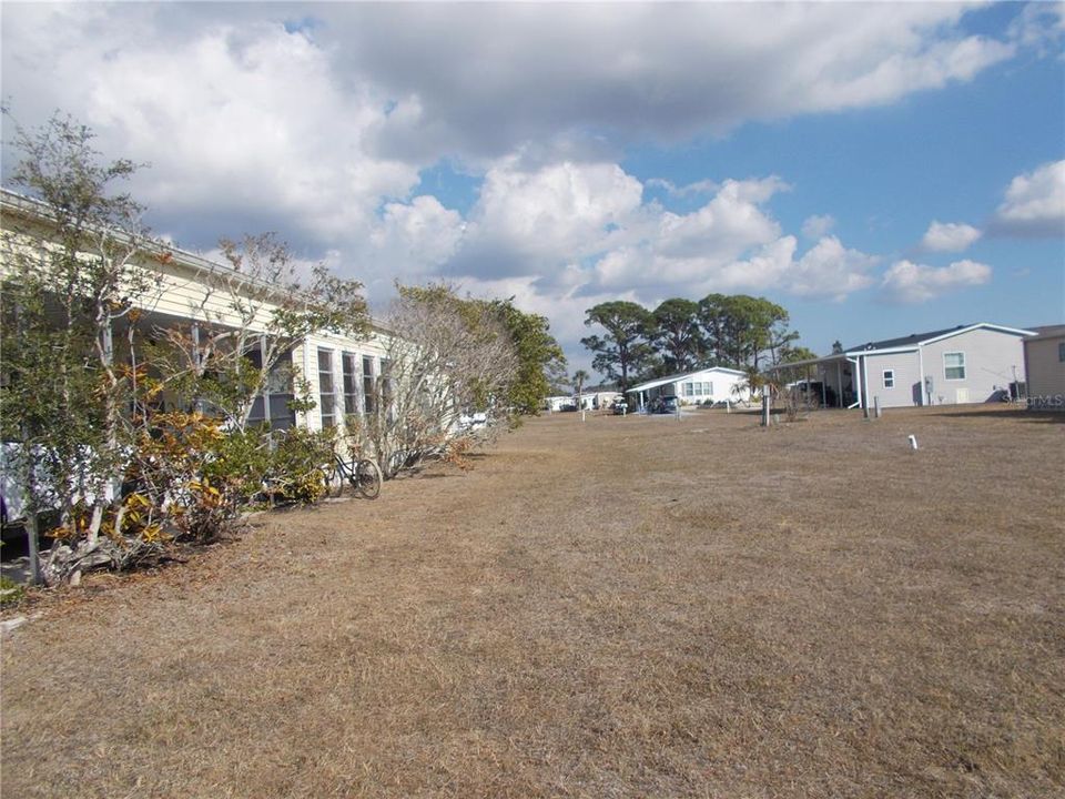 待售: $7,800 (0.11 acres)