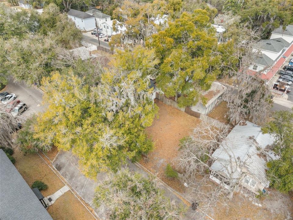 Под контрактом: $185,000 (0.11 acres)