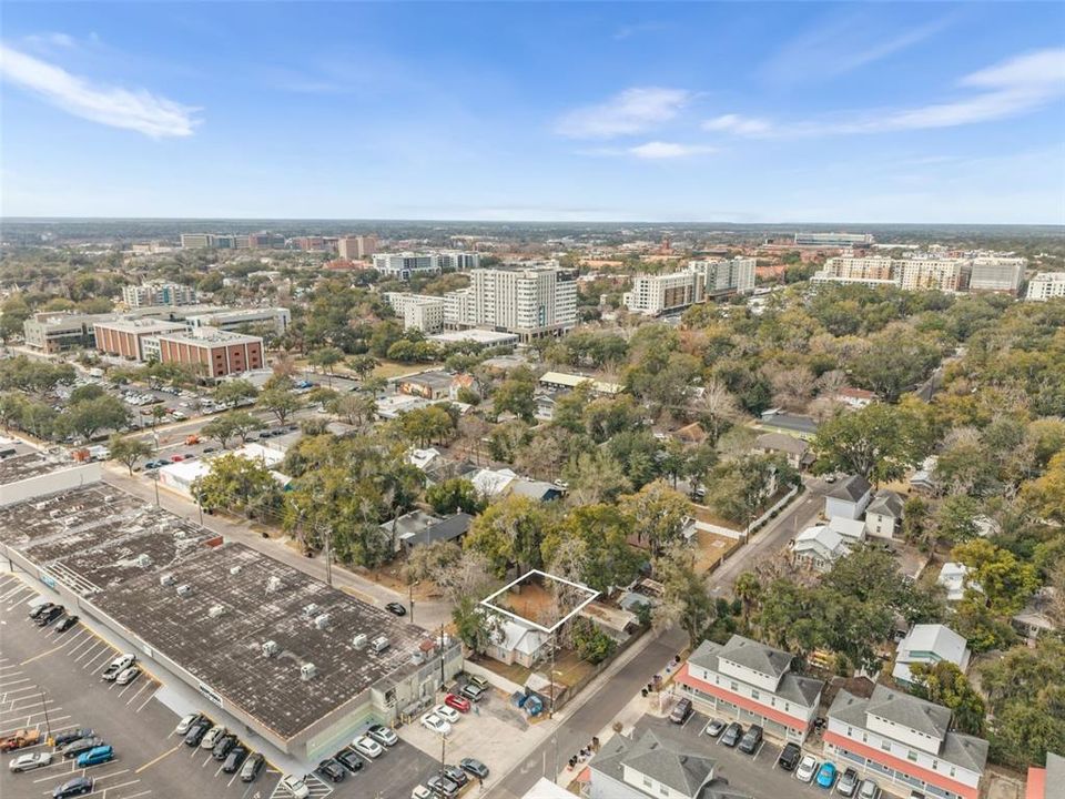 Под контрактом: $185,000 (0.11 acres)