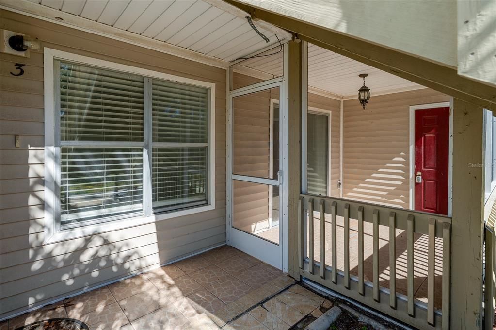 Activo con contrato: $147,000 (2 camas, 2 baños, 833 Pies cuadrados)