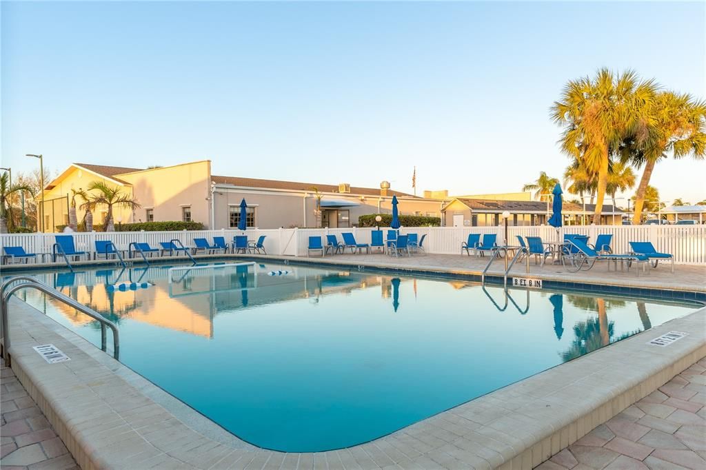 Activo con contrato: $169,500 (2 camas, 2 baños, 1104 Pies cuadrados)