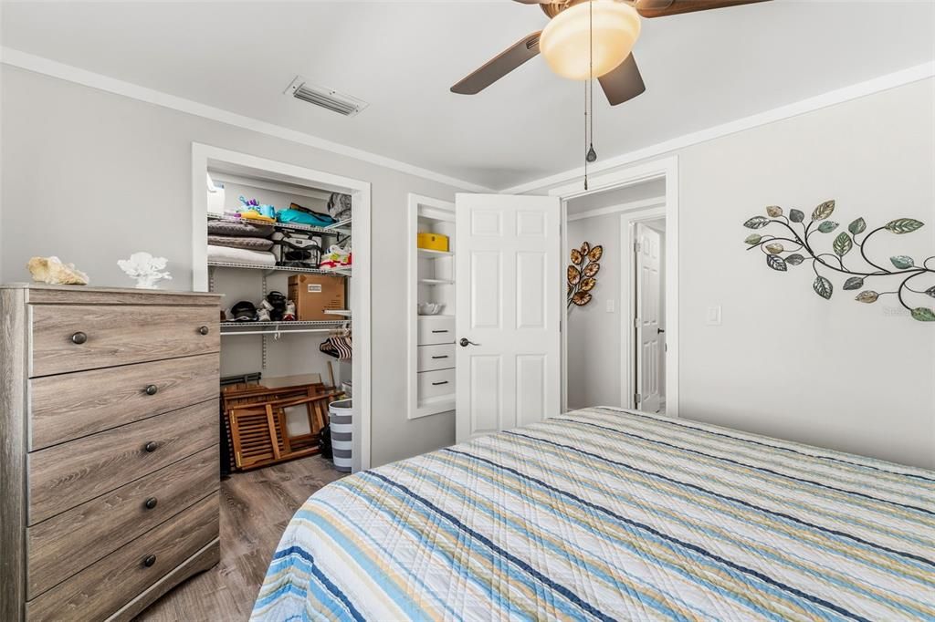 Activo con contrato: $169,500 (2 camas, 2 baños, 1104 Pies cuadrados)