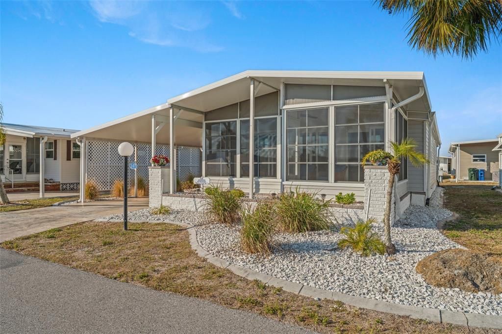 Activo con contrato: $169,500 (2 camas, 2 baños, 1104 Pies cuadrados)