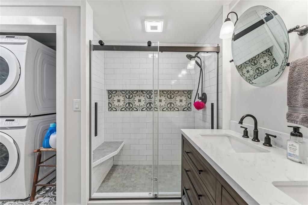 Activo con contrato: $169,500 (2 camas, 2 baños, 1104 Pies cuadrados)