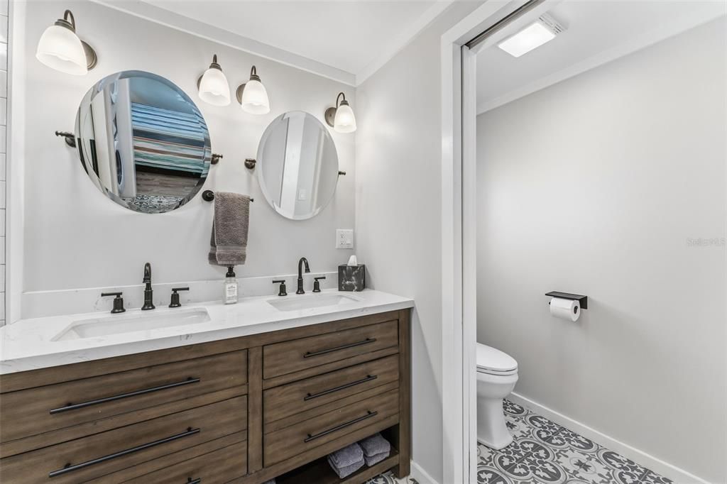 Activo con contrato: $169,500 (2 camas, 2 baños, 1104 Pies cuadrados)
