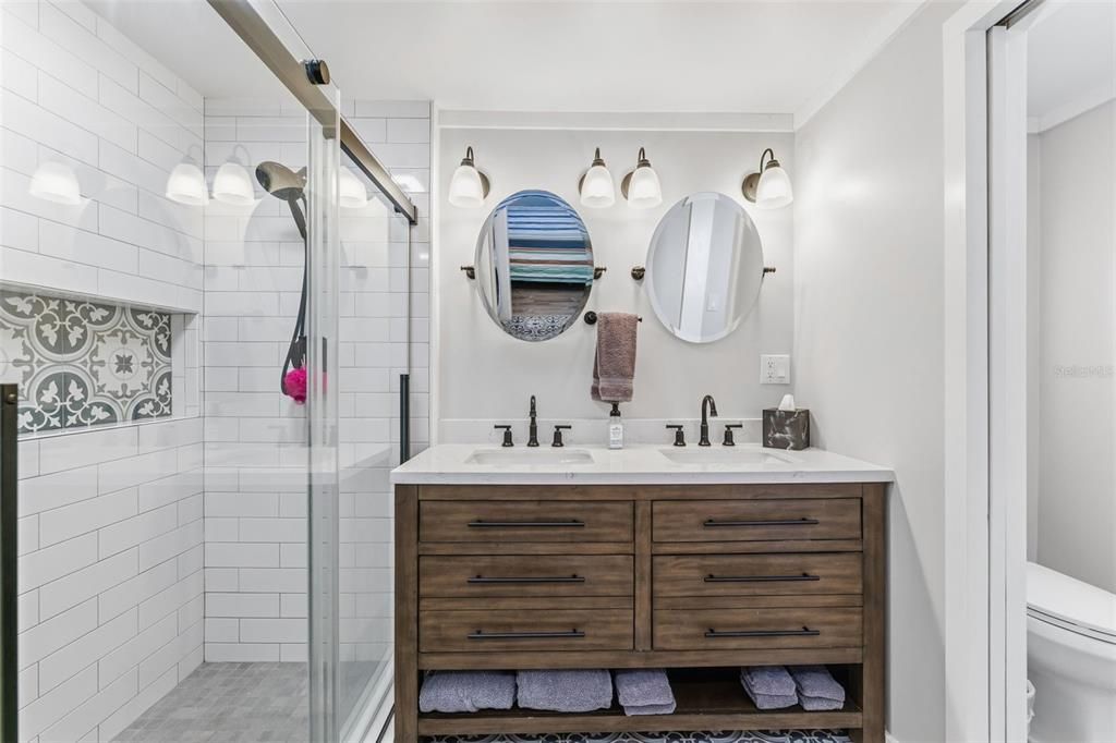 Activo con contrato: $169,500 (2 camas, 2 baños, 1104 Pies cuadrados)
