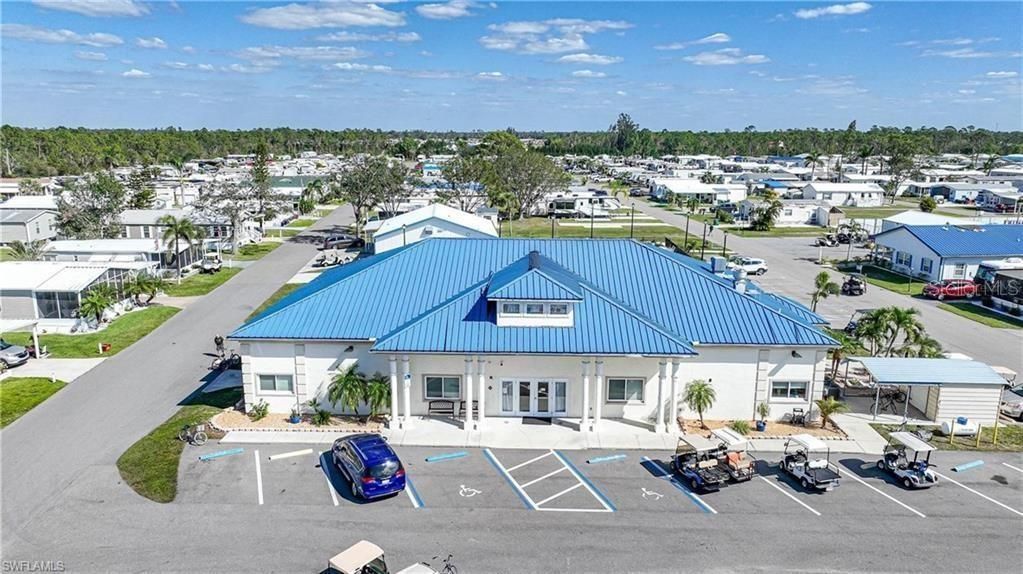 На продажу: $65,000 (0.11 acres)