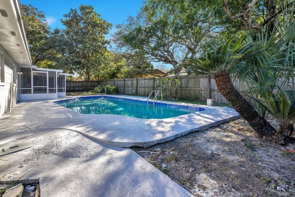 Active With Contract: $2,600 (4 beds, 2 baths, 1852 Square Feet)