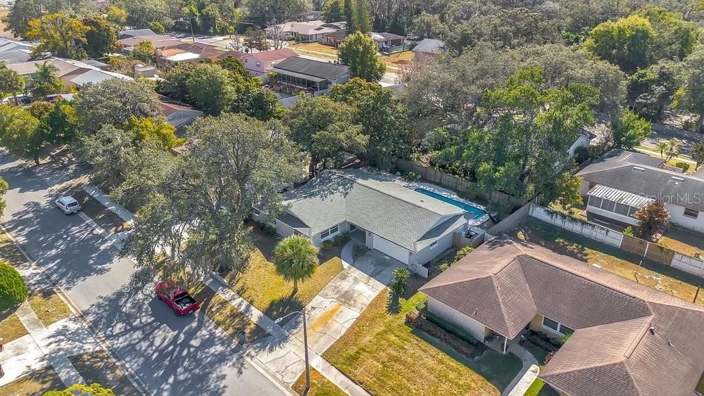 Active With Contract: $2,600 (4 beds, 2 baths, 1852 Square Feet)