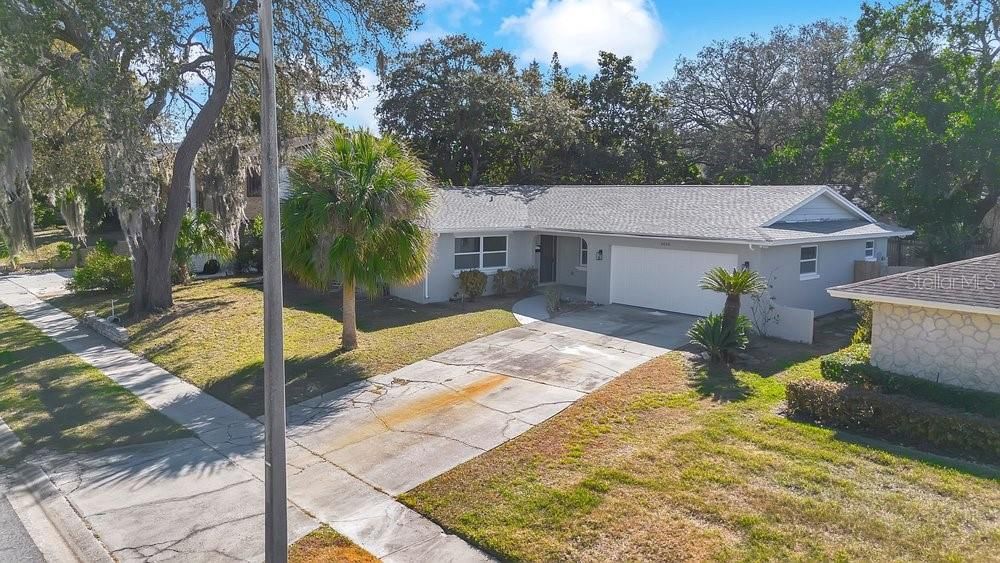 Active With Contract: $2,600 (4 beds, 2 baths, 1852 Square Feet)