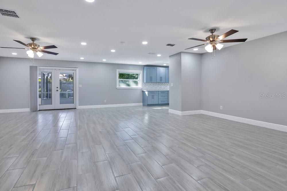 Active With Contract: $2,600 (4 beds, 2 baths, 1852 Square Feet)