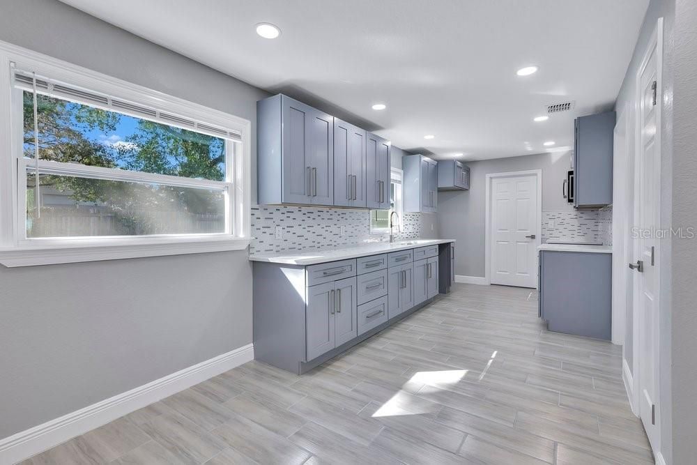 Active With Contract: $2,600 (4 beds, 2 baths, 1852 Square Feet)